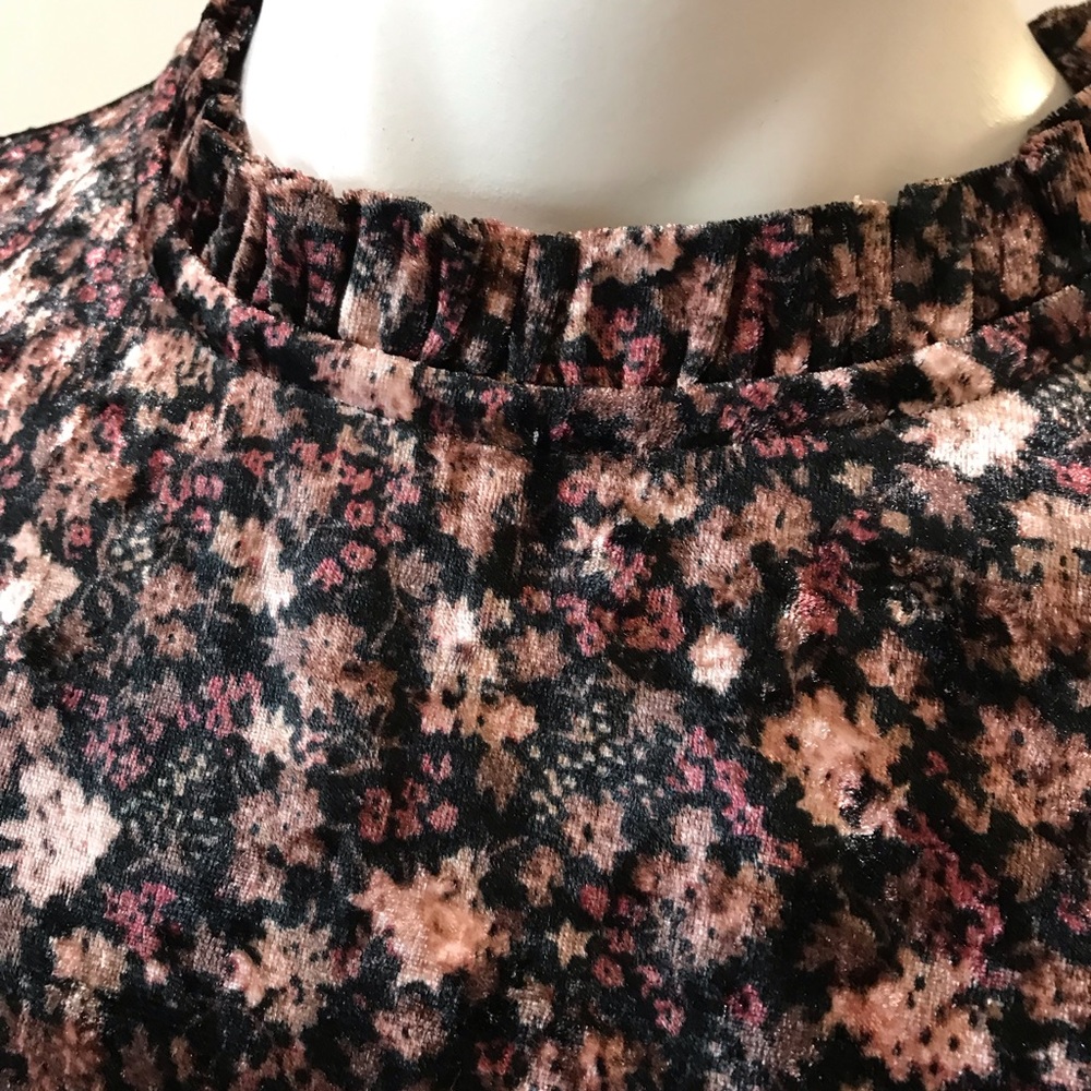 CeCe Women’s Velvet Top/black/multi/size 1X/nwt - Picture 11 of 14